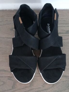 7.5 Dr Scholls sandles